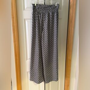 Elegant Black and White Patterned Women's Spilt Leg Pants NWT